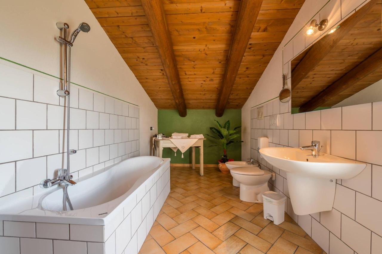 萨卢佐Agriturismo Il Nido Di Bacco别墅 外观 照片