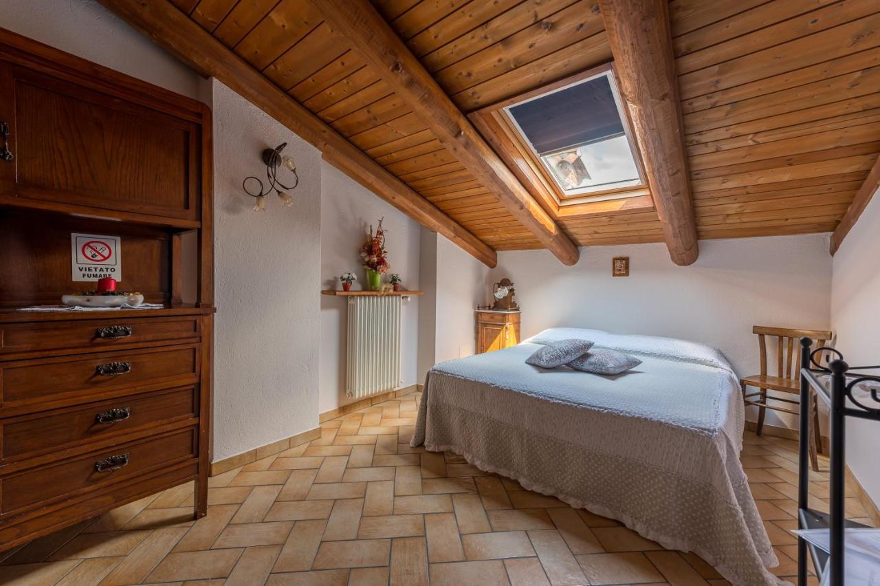 萨卢佐Agriturismo Il Nido Di Bacco别墅 外观 照片