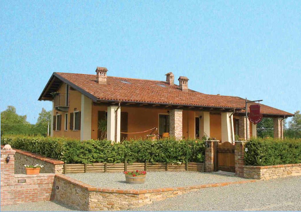 萨卢佐Agriturismo Il Nido Di Bacco别墅 外观 照片